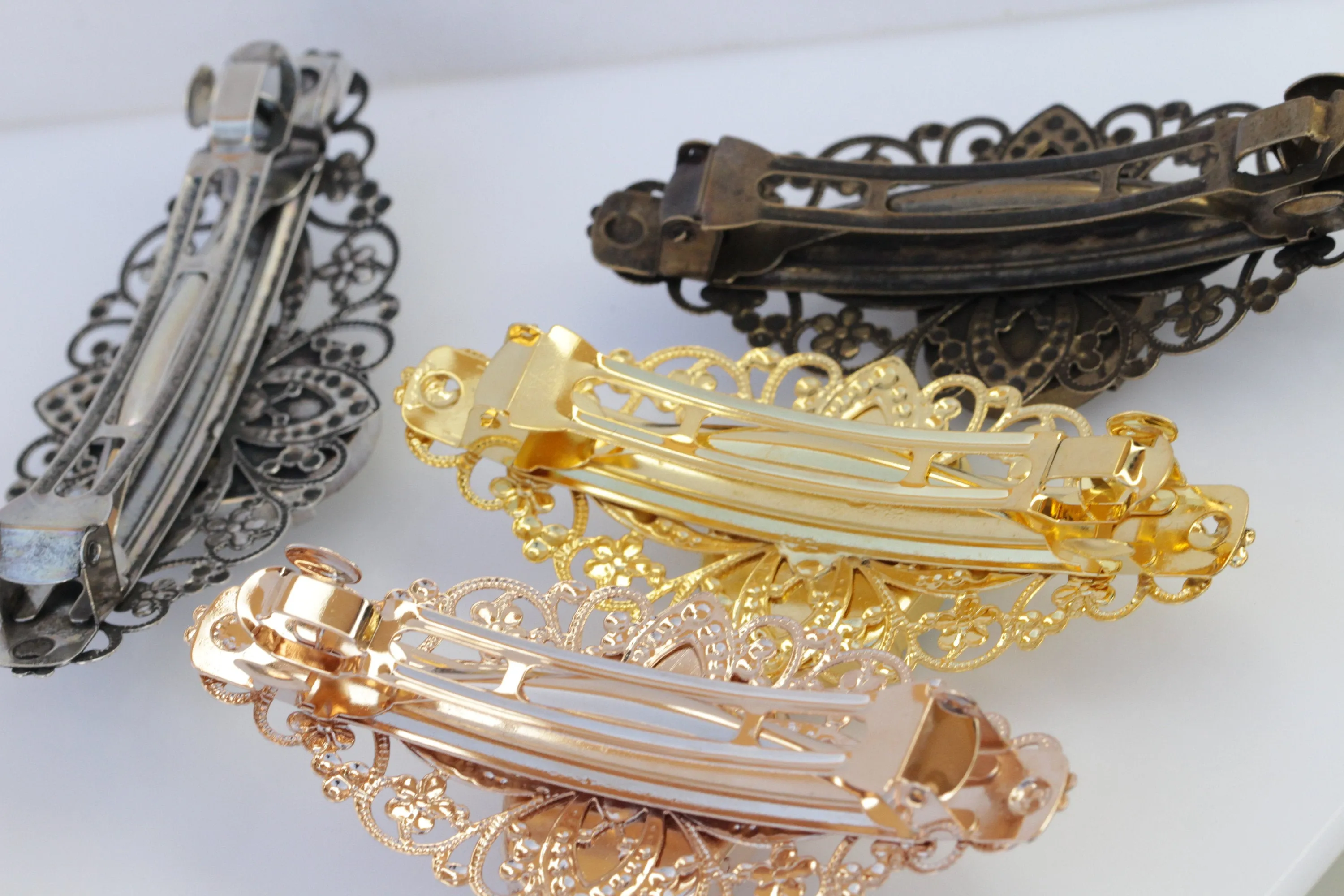 CAMEO HAIR BARRETTE