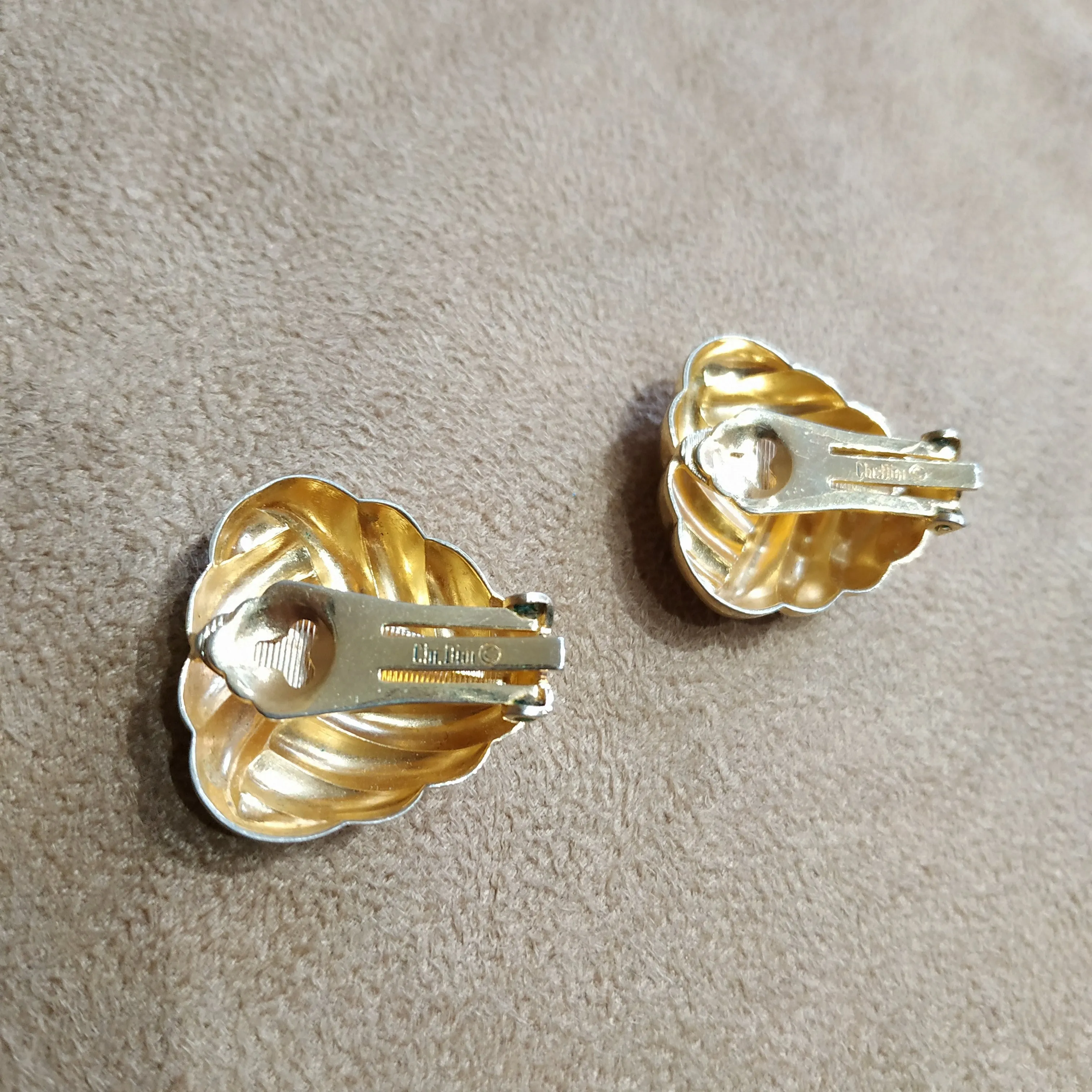 Christian Dior Triangular Knot Earrings vintage gold clip on
