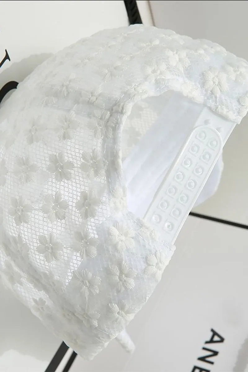 EMBROIDERED BASEBALL CAP